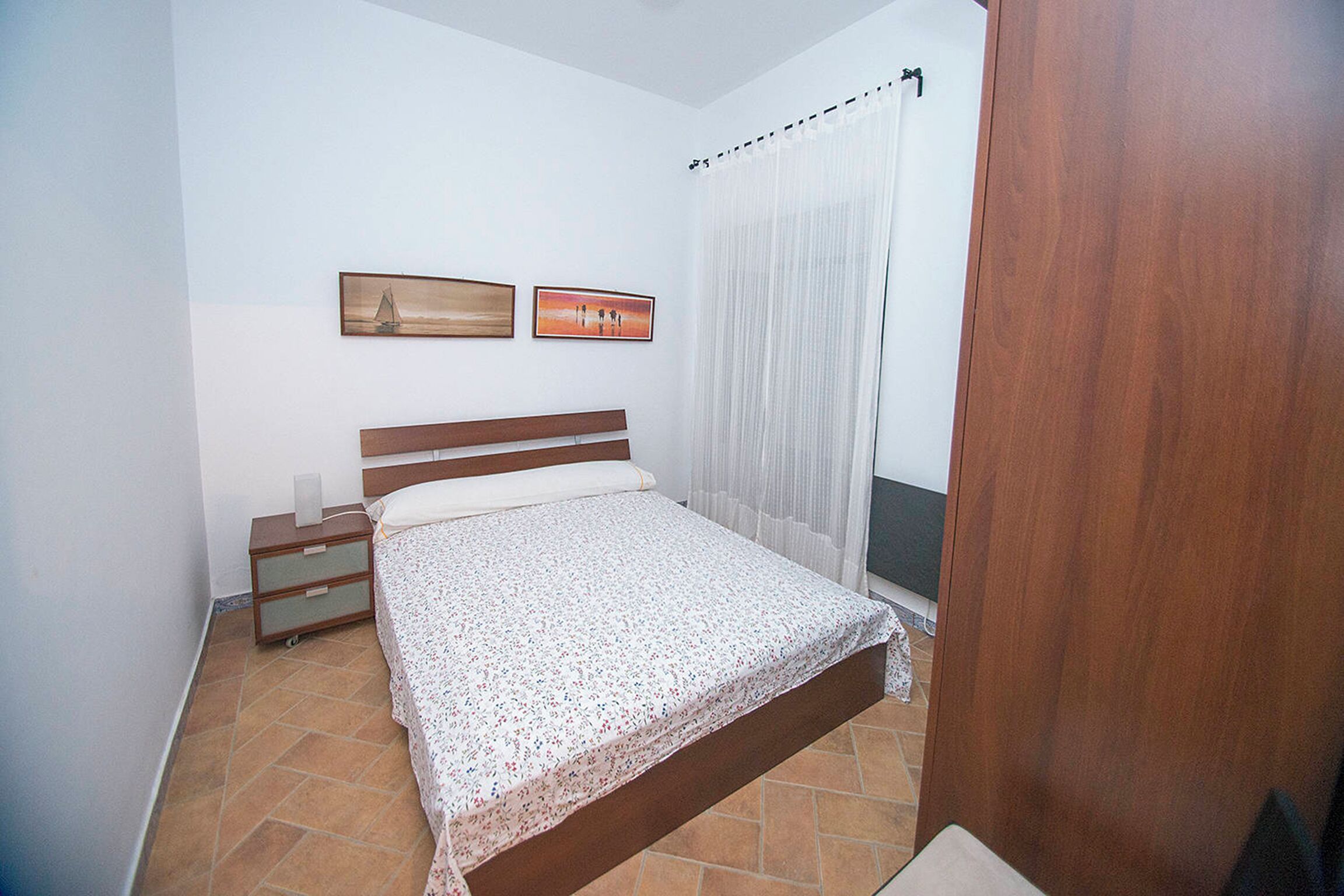 4 slaapkamers, een strijkplank/strijkijzer, wifi, beddengoed