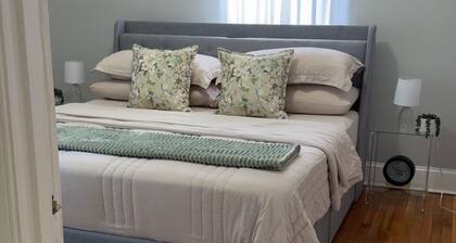 Tranquil 2-bedroom condo with AC in charming Providence