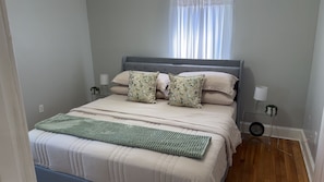 2 bedrooms, iron/ironing board, travel cot, free WiFi
