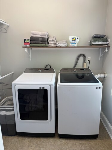 Tranquil 2-bedroom condo with AC in charming Providence