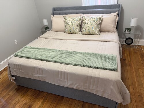 Tranquil 2-bedroom condo with AC in charming Providence