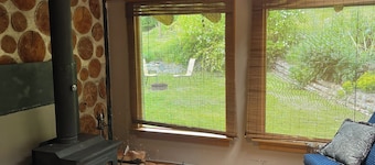 Serenity Lakeview - Cozy cabin in Boswell with access to the lake. Pet friendly!
