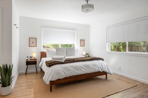 Room - NEW! 3BR w/Game Room & Workspace, 8 Min to Domain (Austin)