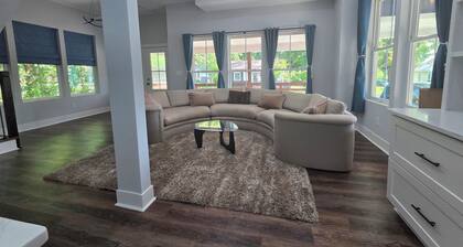 Modern 3-Bedroom Home in Downtown Raleigh - Close to EVERYTHING