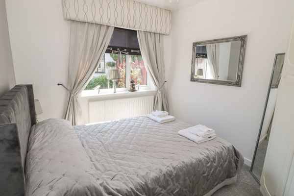 3 bedrooms, WiFi (free), individually decorated, individually furnished