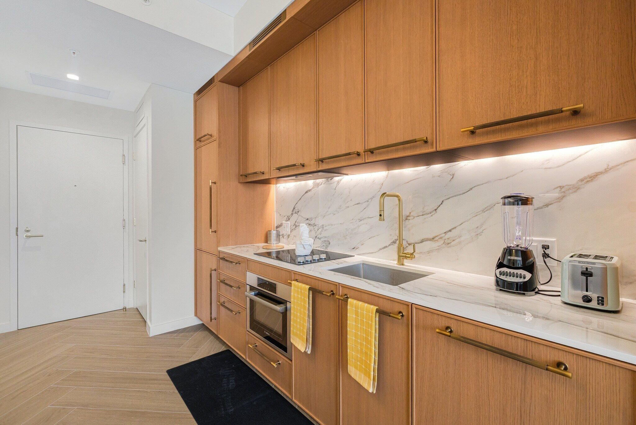 Family Apartment, Balcony, City View | Private kitchen