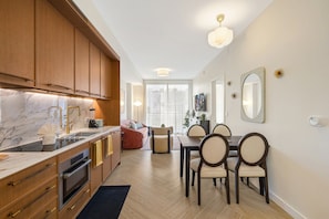 Family Apartment, Balcony, City View | Private kitchen - 1BR 1BA Miami Apt Pool Ocean Views Idea (Miami)
