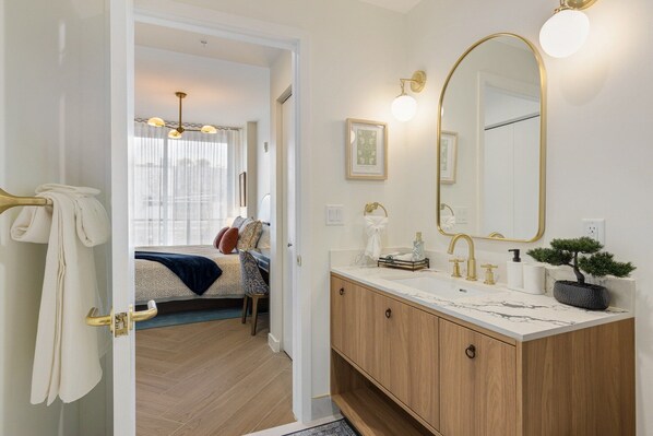 Family Apartment, Balcony, City View - 1BR 1BA Miami Apt Pool Ocean Views Idea (Miami)