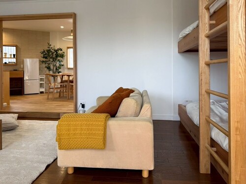 Perfect for sightseeing in Ise-Shima / PAARU inn (Room D, 1st Floor) / Accommodates up to 6 guests / Family groups / Self-check-in