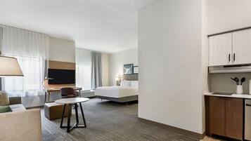 1 bedroom, desk, iron/ironing board, WiFi (free)