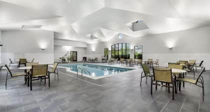 Accessible 1BR Suite w/ Roll Shower + Breakfast