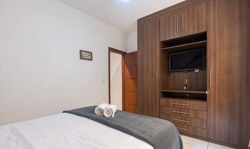 2-bedroom Apt 150m From the Beach Tib0103