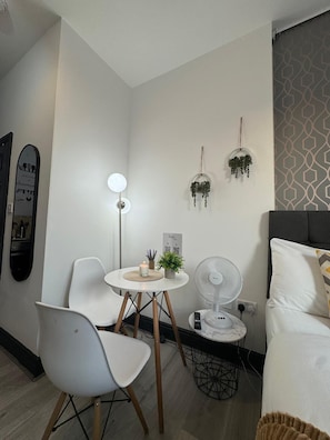 Studio Basic, ensuite (Double) | Setrika/meja setrika dan Wi-Fi gratis