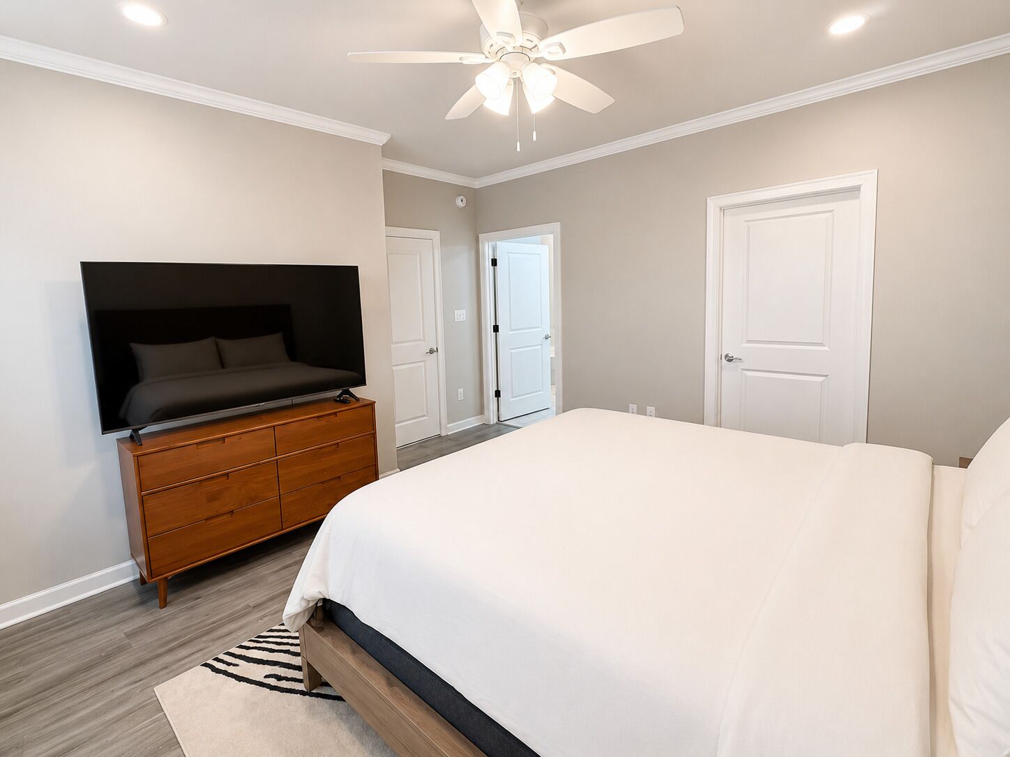 4 bedrooms, WiFi, bed sheets