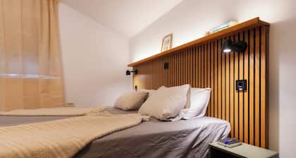 A comfortable family room with secure parking near the city center.