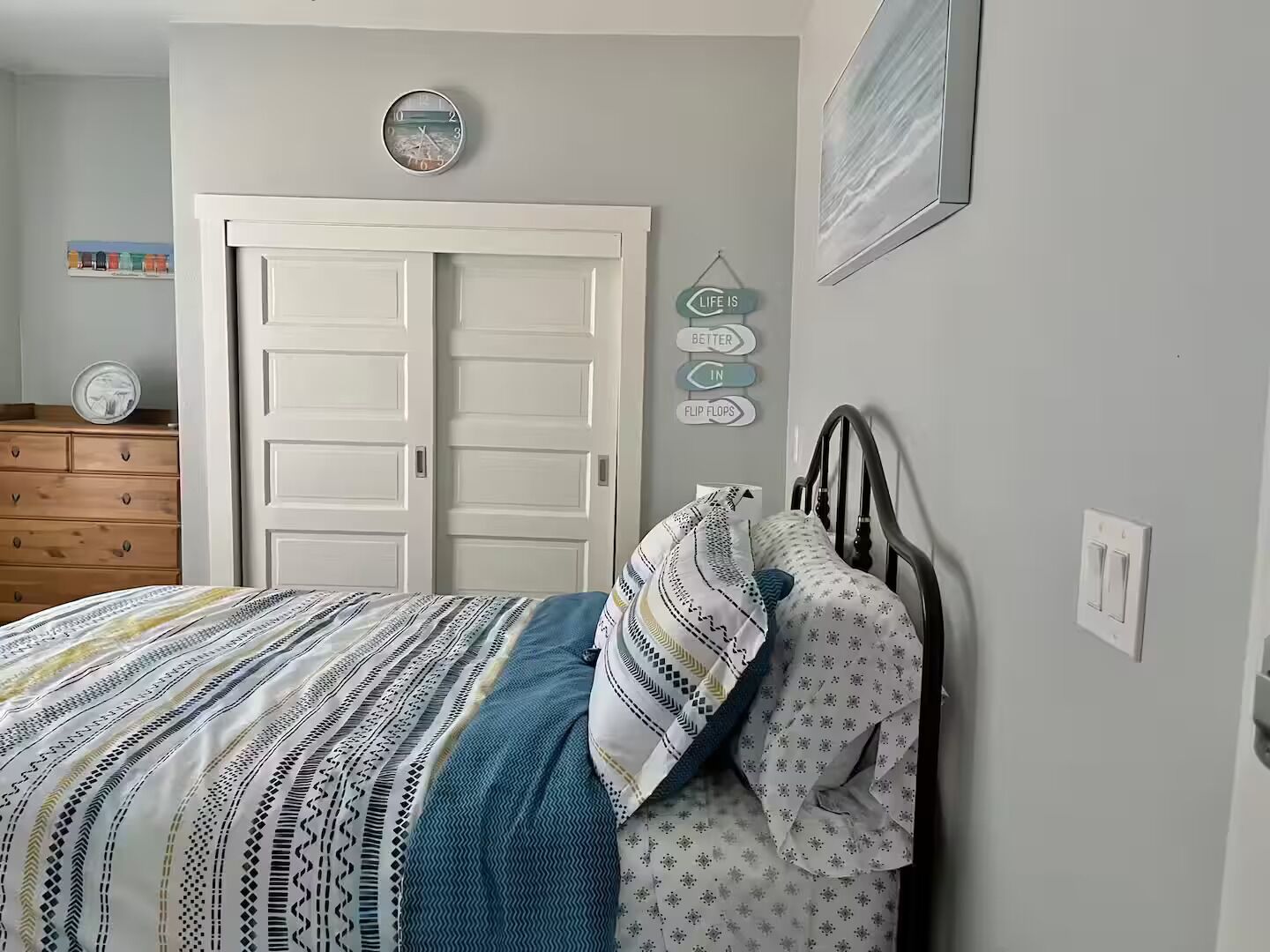 2 bedrooms, iron/ironing board, WiFi, bed sheets