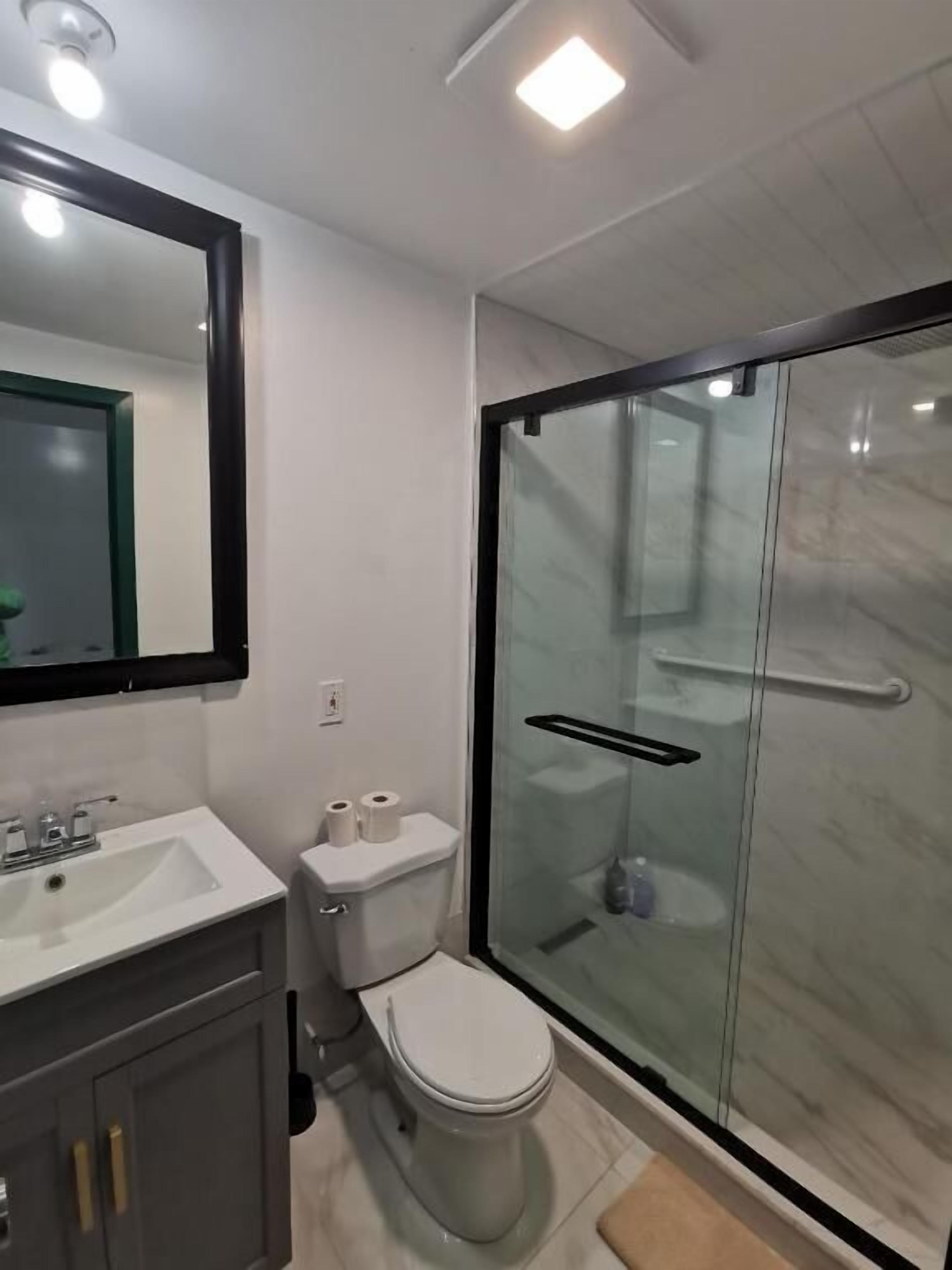 Free toiletries, towels, toilet paper