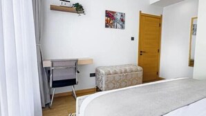 1 bedroom, iron/ironing board, WiFi, bed sheets - Warm, Inviting & Elegant 1 Bedroom Apartment. (Nairobi)