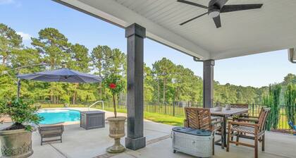 Luxury pro golf & equestrian retreat with pool and gym. Peaceful retreat 6BD/4BR
