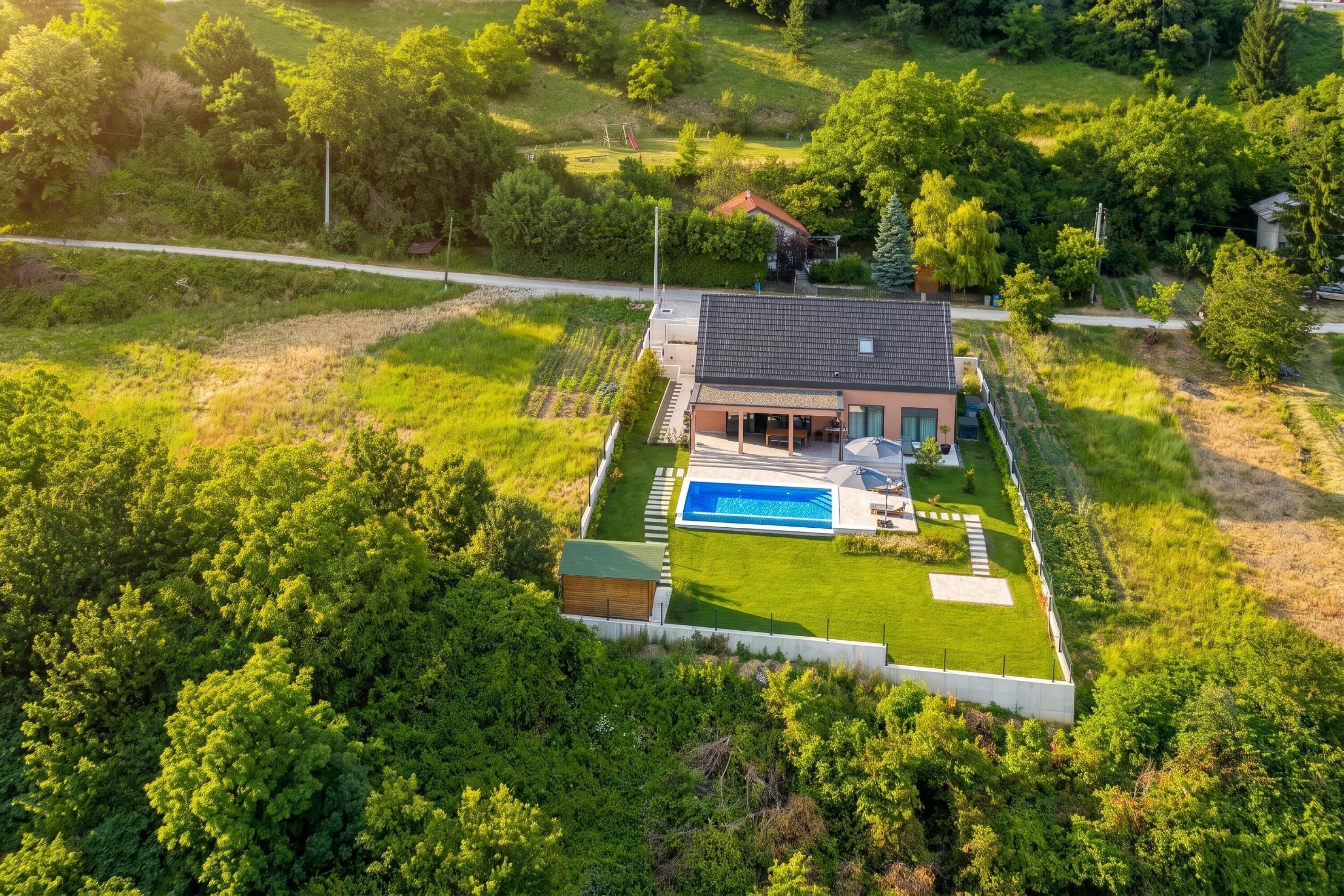 Villa familiar, 3 habitaciones, balcón, junto a la montaña (Vineyard Panorama Villa With Pool And) | Exterior