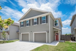 Exterior - Modern Comfort, Prime Location/SeaWorld/Six Flags (San Antonio)