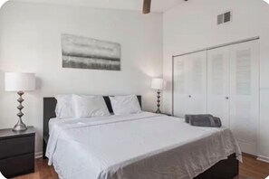 Room - Cozy 2-bedroom condo with AC in delightful Orlando (Orlando)