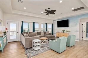 Living area - Modern Interior l 2 Arcade Games l Inflatable Tub (Crystal Beach)