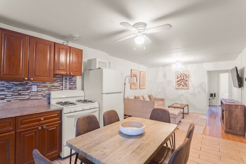 Uptown-East Comfort in Kips Bay | 2BR Sleeps 4