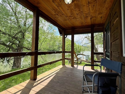 :)River Getaway LogCabin | 4ComfyQBed +Electric #3