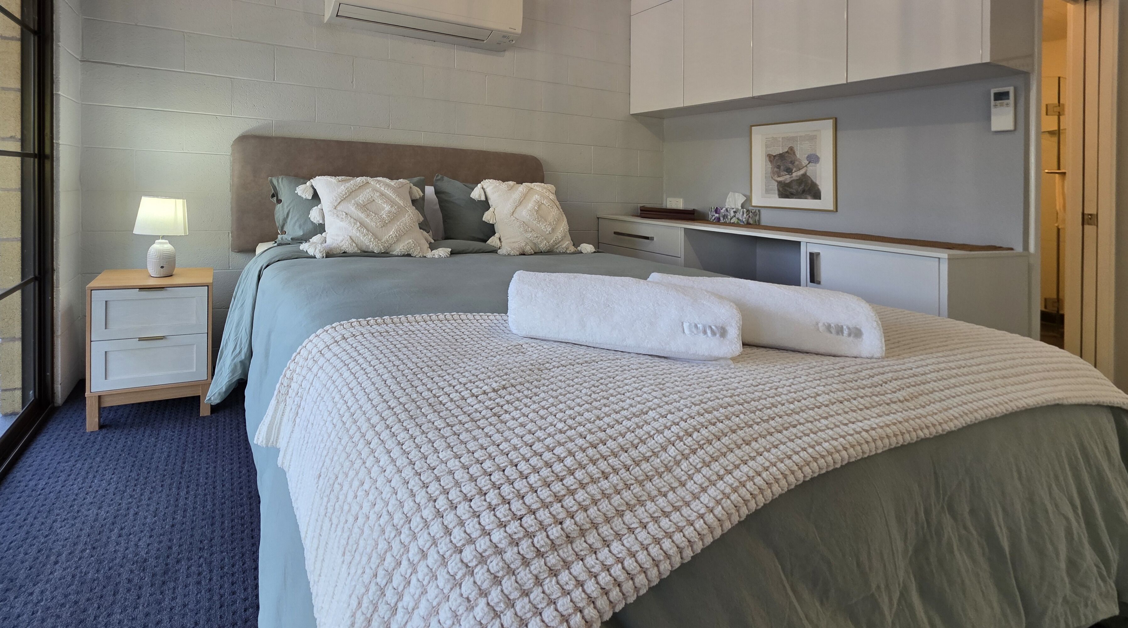 Iron/ironing board, WiFi, bed sheets