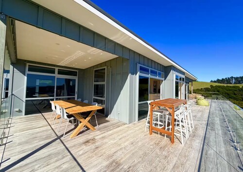 Mānuka Retreat - Private Luxury, Panoramic Views