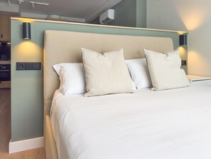 Iron/ironing board, Internet, bed sheets - Málaga Apartments by Charming IV - Estudio for 4 (Málaga)