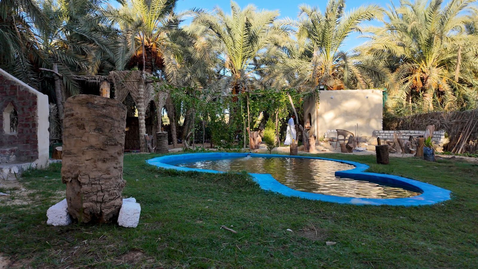 10 outdoor pools