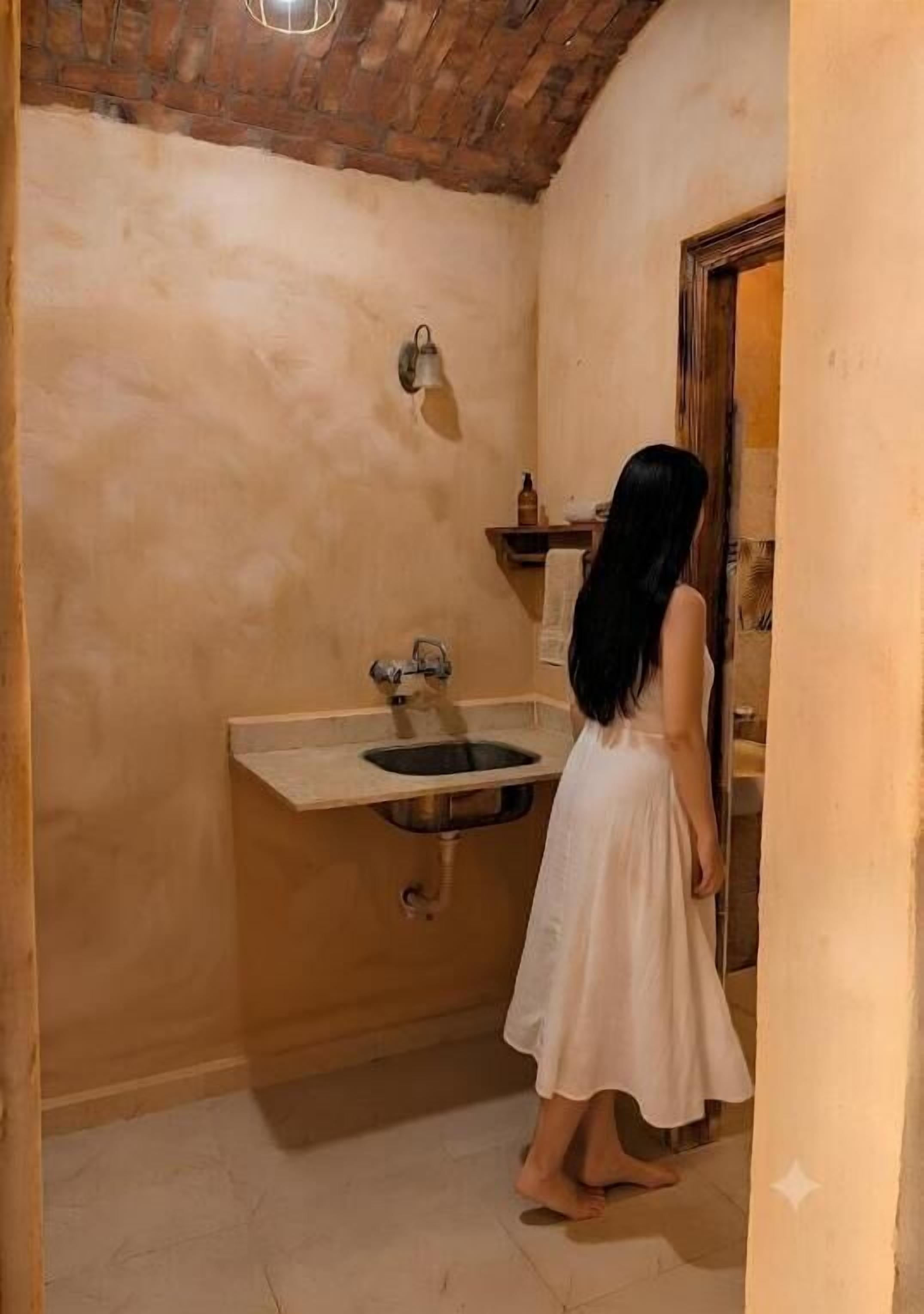 Superior Double Room, Balcony, Courtyard View | Bathroom