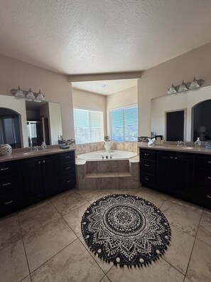 Bathroom - Little Valley Oasis Resort Pool & Palm Paradise (St. George)