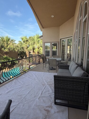 Little Valley Oasis Resort Pool & Palm Paradise
