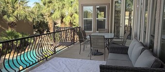 Little Valley Oasis Resort Pool & Palm Paradise
