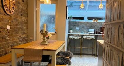3Bed Cosy home in the heart of Windsor/Contractors