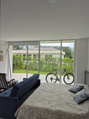 Room - Spacious 4-Bedroom Country House with a Pool, Jacuzzi, and Lush Gardens (Restrepo)