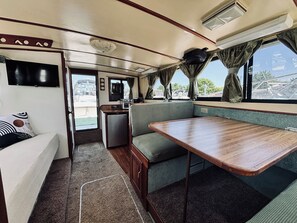 Living area - Buffalo's River Den II-Easy Rider (Buffalo)