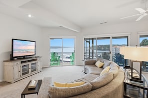Living area - Main Channel Views, 3 Heated Pools & Gated Resort (Lake Ozark)