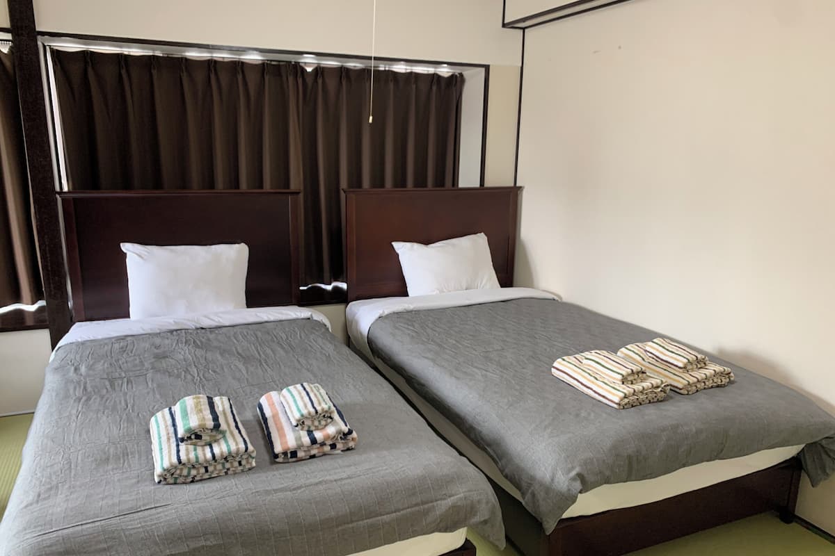 Habitación cuádruple familiar, lanai | Escritorio y wifi gratis