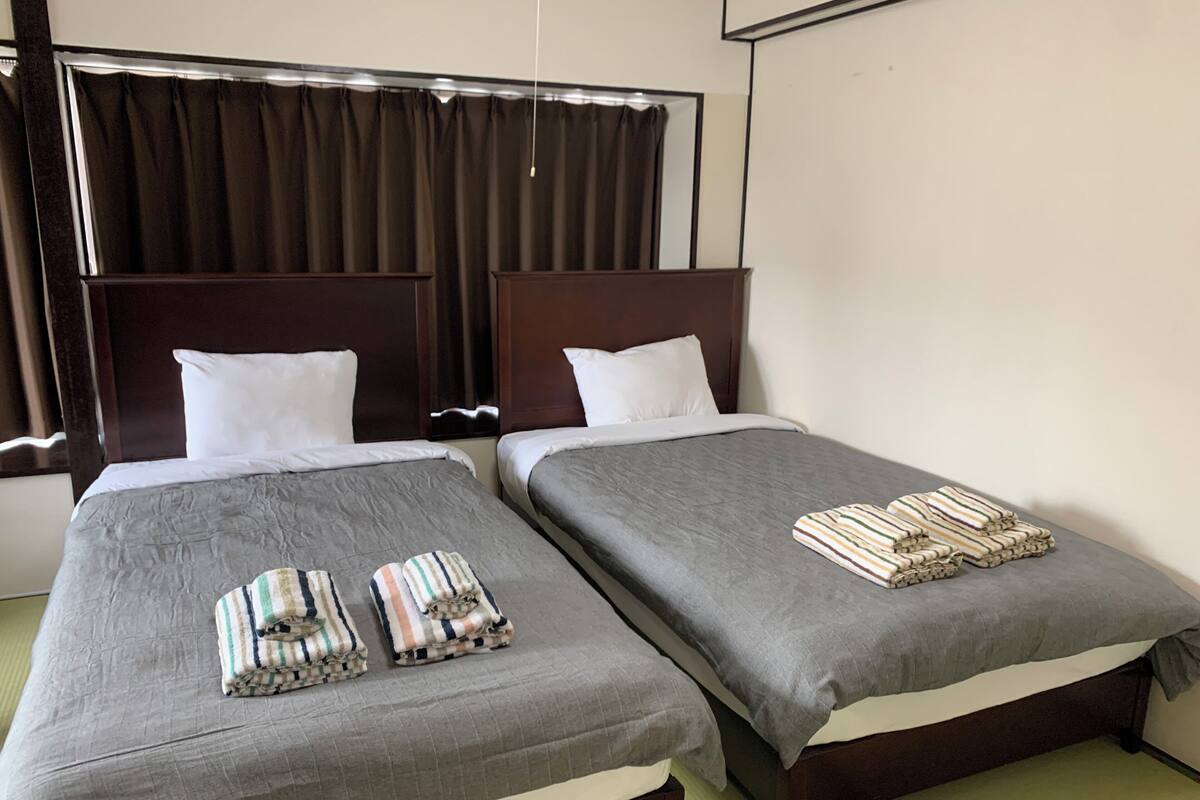 Habitación cuádruple familiar, lanai | Escritorio y wifi gratis