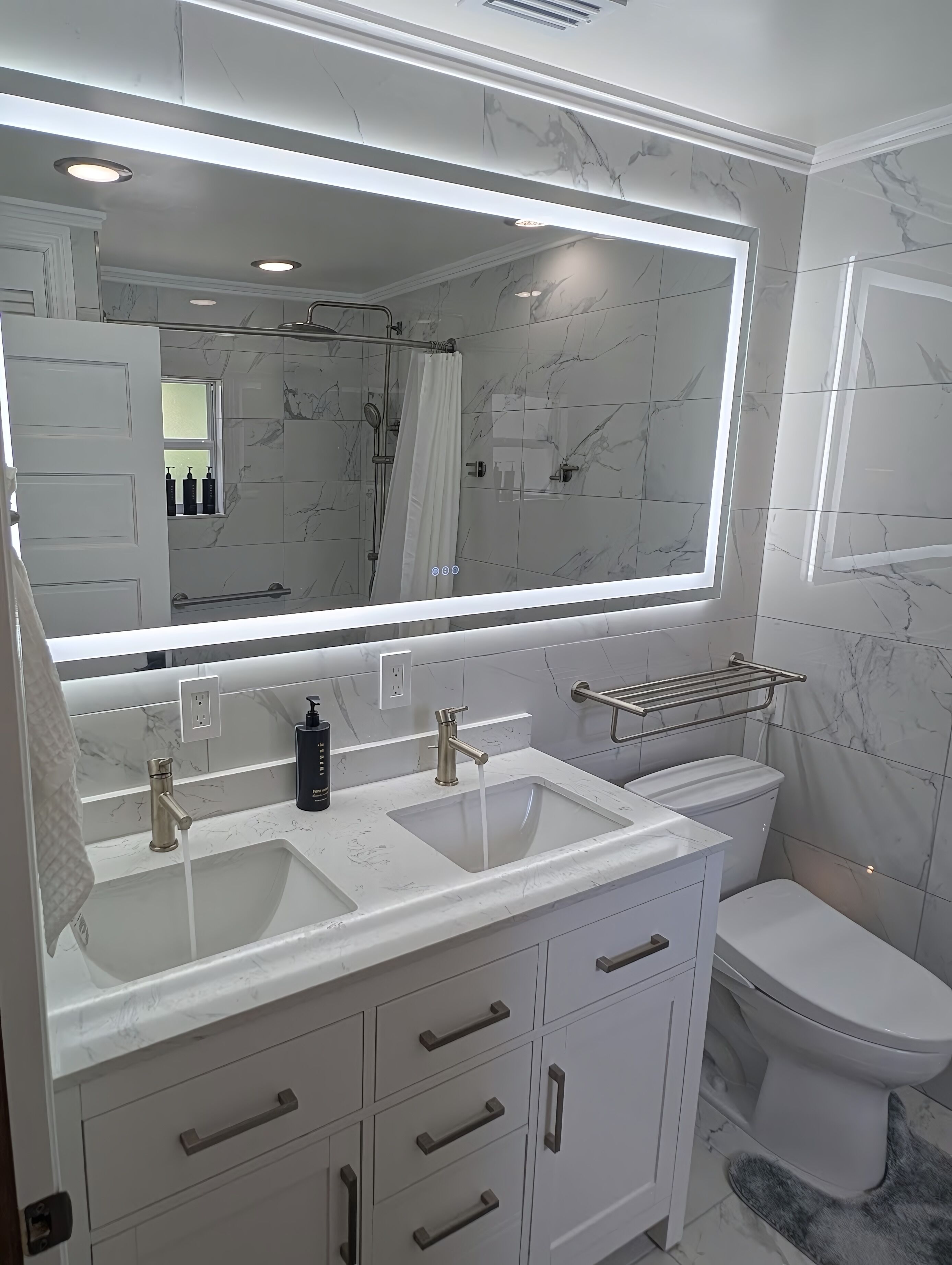 Habitación doble Deluxe, 1 cama King size, para no fumadores, chimenea (Ember Room) | Baño | Secadora de cabello y toallas 