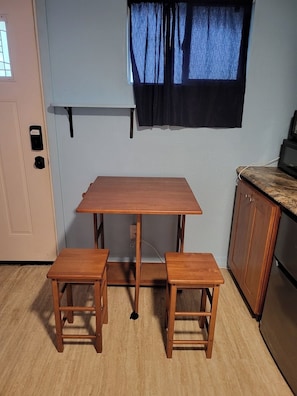 Dining - Downtown Wailuku • Queen Bed + Window AC (Wailuku)