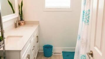 Towels, soap, shampoo, toilet paper