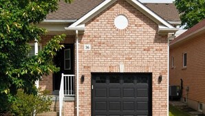 Unclassified image, 2 of 13, button - Your Home Away From Home in Courtice (Clarington)