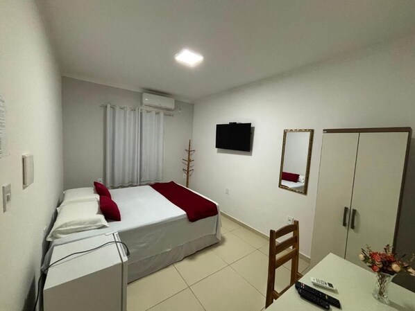 Comfort Double Room | Desk, WiFi (free) - POUSADA GIRASSOL (Piranhas)