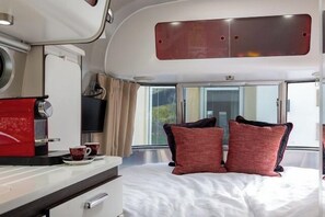 Room - Unique Airstream Retreat (Carnforth)