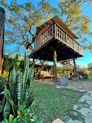 Property grounds - Retro Brotas Farmhouse: Heated pool, Starlink internet, nature and relaxation. (Brotas)